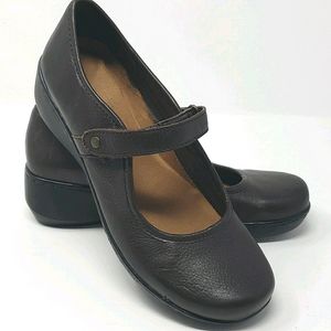 Easy Spirit Daylon's Mary Jane Velcro Shoe Size 6